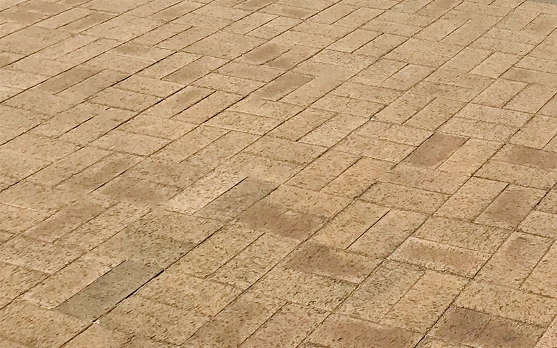 人にやさしい、自然にやさしい。見た目にやさしいインターロック